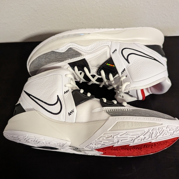 Nike Kyrie 8 Infinity Mens Basketball 2022 White Black CZ0204 101 - Picture 7 of 9